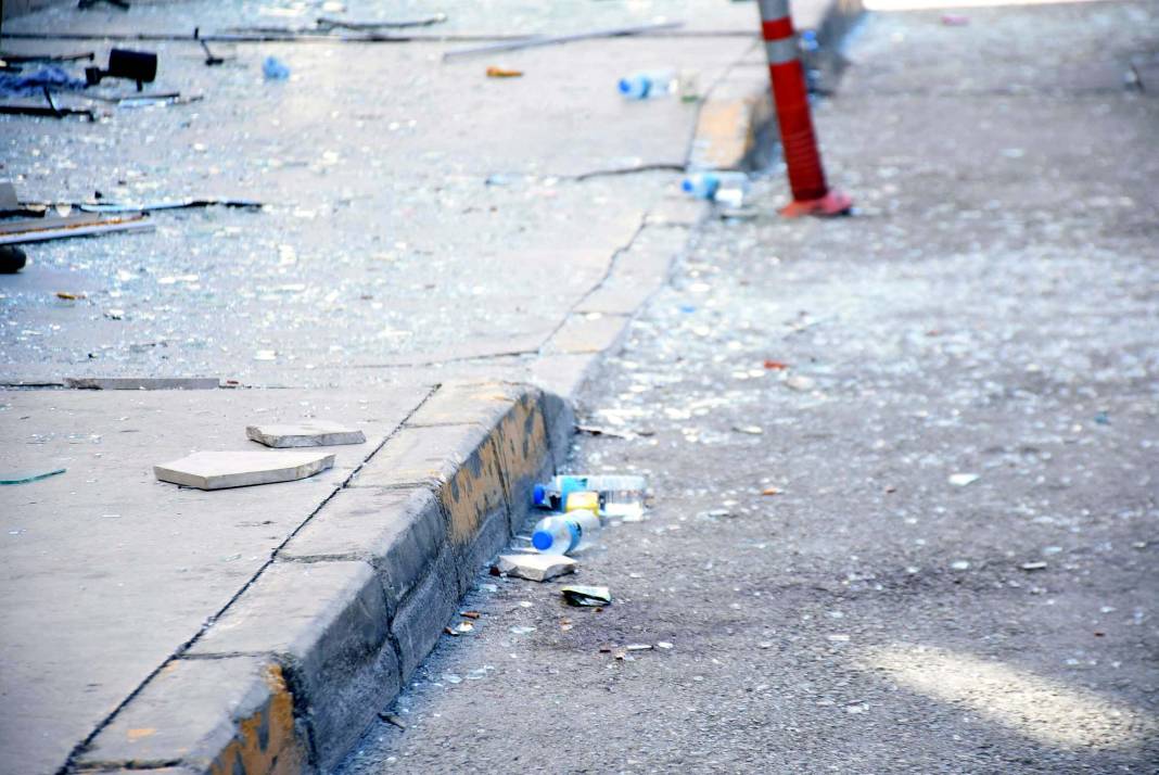 İzmir’deki faciada hasar tespit çalışmaları başladı 19